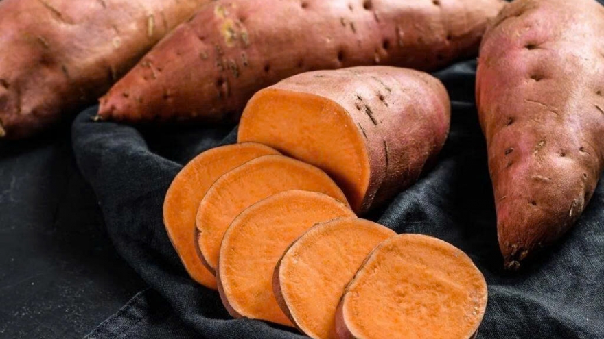 Ăn khoai lang buổi tối: Bí quyết đơn giản giúp ngủ ngon hơn ít ai biết