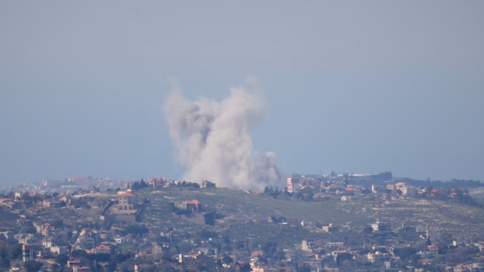 Toàn cảnh quốc tế sáng 11/4: Israel - Hezbollah giao tranh quyết liệt