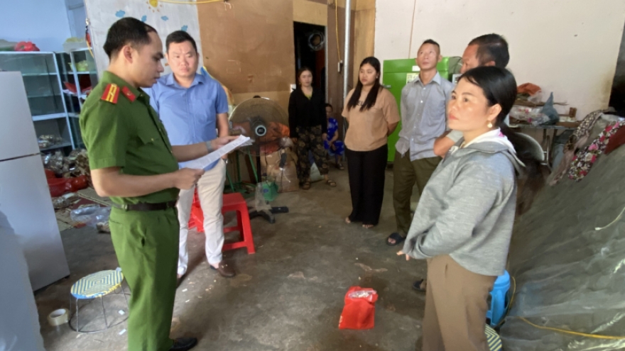 Khởi tố "lang băm" chế thuốc nam rồi rao bán trên mạng