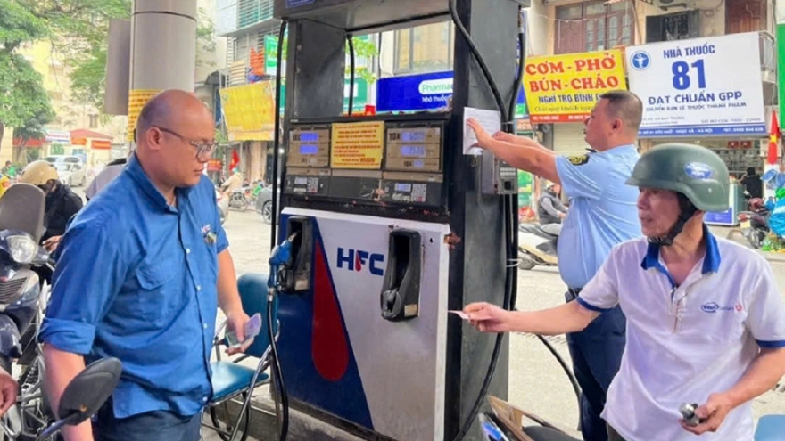 Hà Nội yêu cầu các doanh nghiệp xăng dầu không găm hàng, không bán cầm chừng