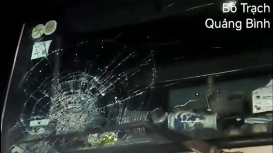 Xác định thủ phạm ném đá làm vỡ kính nhiều ô tô chạy trên cao tốc