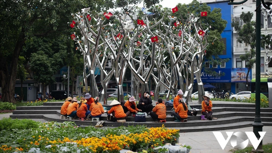 Những người phụ nữ bình dị trên phố