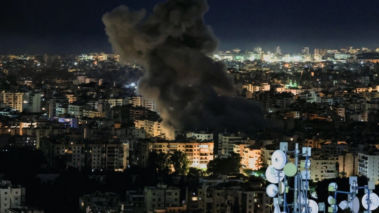 Israel đổ bộ vào miền Đông Lebanon, không kích ngoại ô Thủ đô Beirut
