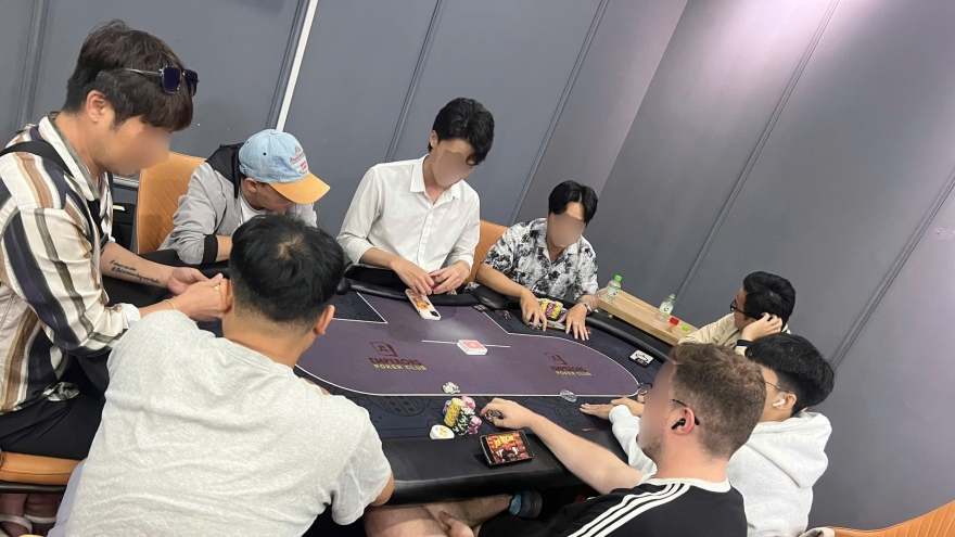 Bắt tạm giam đối tượng tổ chức giải đấu Poker trái phép