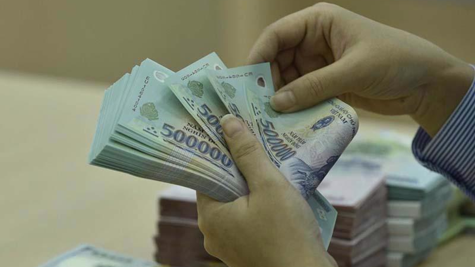 Nếu tăng 8% lương cơ sở, cán bộ, công chức sẽ nhận bao nhiêu mỗi tháng?