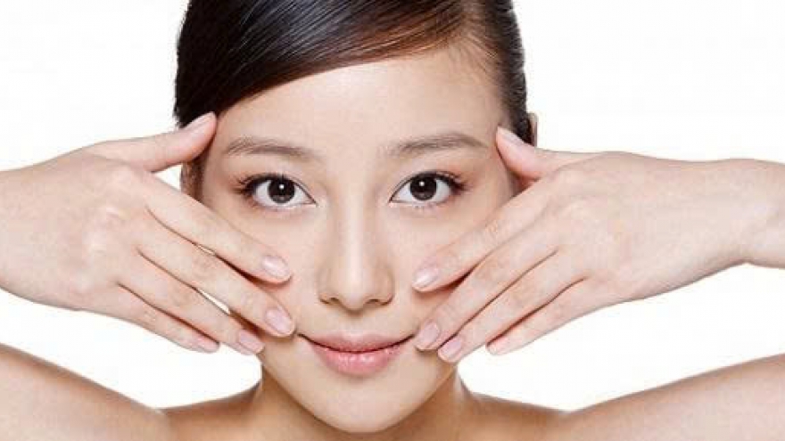 Massage mặt đúng cách: Bí quyết nâng cơ, xóa nhăn ít người biết