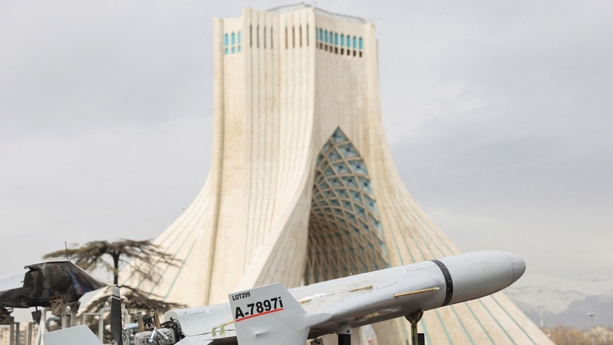 Toàn cảnh quốc tế trưa 26/4: Iran cảnh báo tung ‘đòn sấm sét’ đáp trả Mỹ