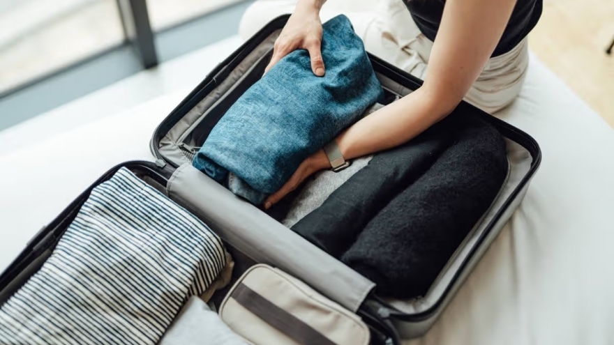 Mẹo xếp vali giúp bạn đủ quần áo dùng trong 1 tháng