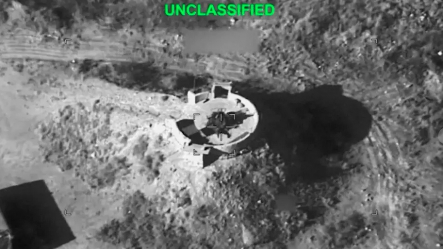 Mỹ dội bom xuyên hầm xuống Isfahan: Thông điệp cứng rắn gửi Iran