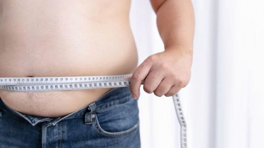 Bụng dưới tích mỡ dai dẳng ở nam giới: Nguyên nhân và cách giảm đúng cách