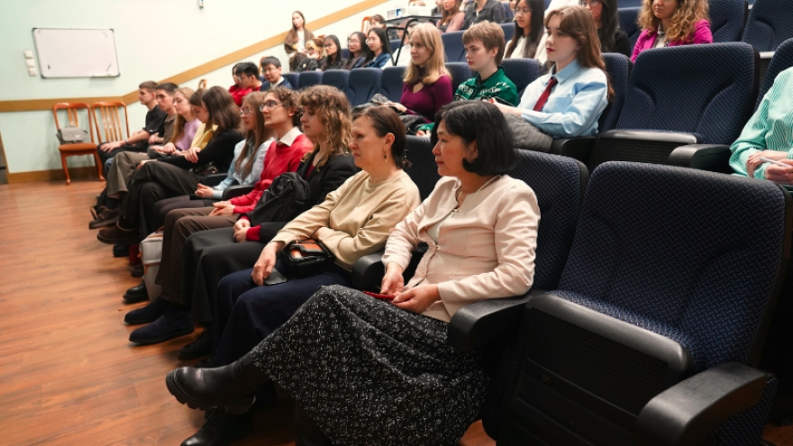 Hình ảnh phụ nữ Việt Nam trong con mắt thầy và trò nước Nga