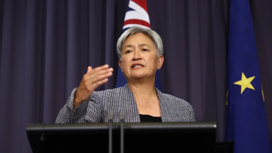 Australia sơ tán những công dân đầu tiên ra khỏi UAE