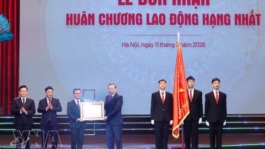 Nhan Dan newspaper must act as ideological vanguard, shield, information sensor