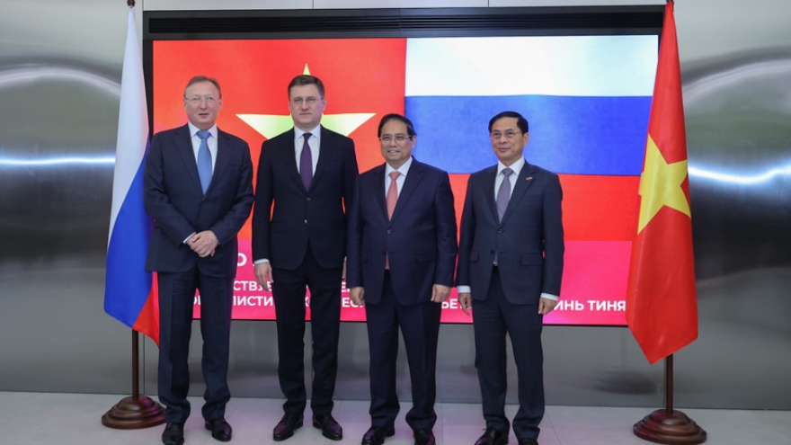 Prime Minister visits, works with Vietnam’s leading oil and gas partner in Russia