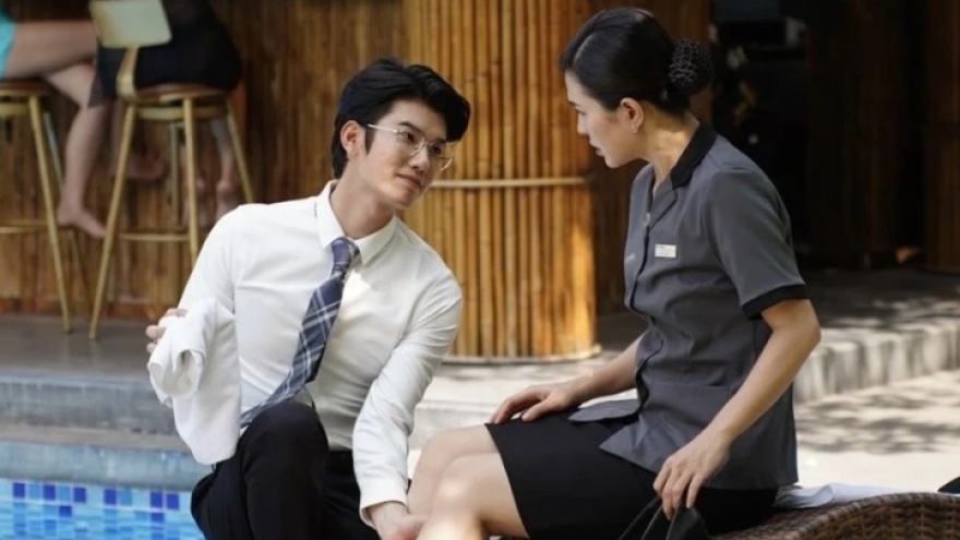 Phim ngắn 'tổng tài', 'ngoại tình' độc hại xâm chiếm nền tảng số