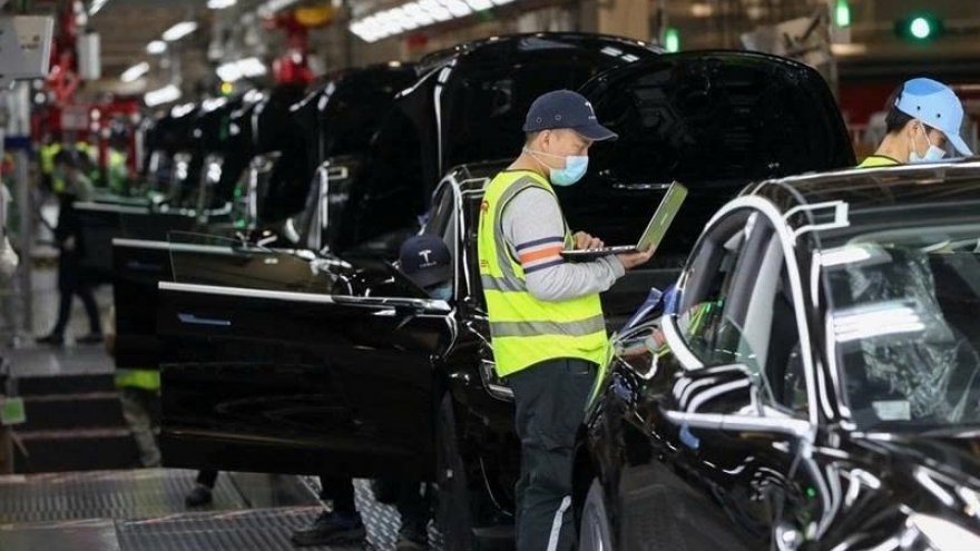 Tesla muốn mua 2,9 tỷ USD thiết bị sản xuất pin mặt trời từ Trung Quốc