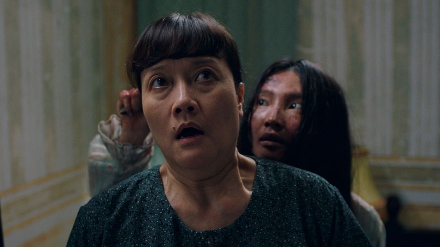 "Quỷ nhập tràng 2" giữ ngôi vương phòng vé, vượt xa phim "Tài"