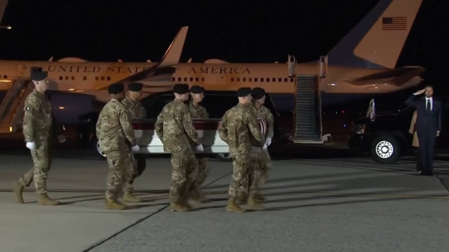 Video quân nhân thứ 7 của Mỹ tử vong trong cuộc chiến Iran được đưa về nước