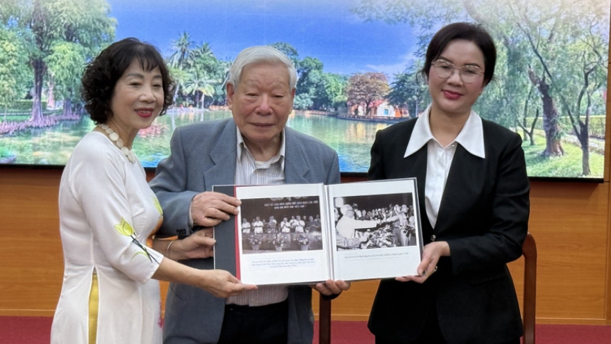 Relic site receives valuable documentary photographs of President Ho Chi Minh