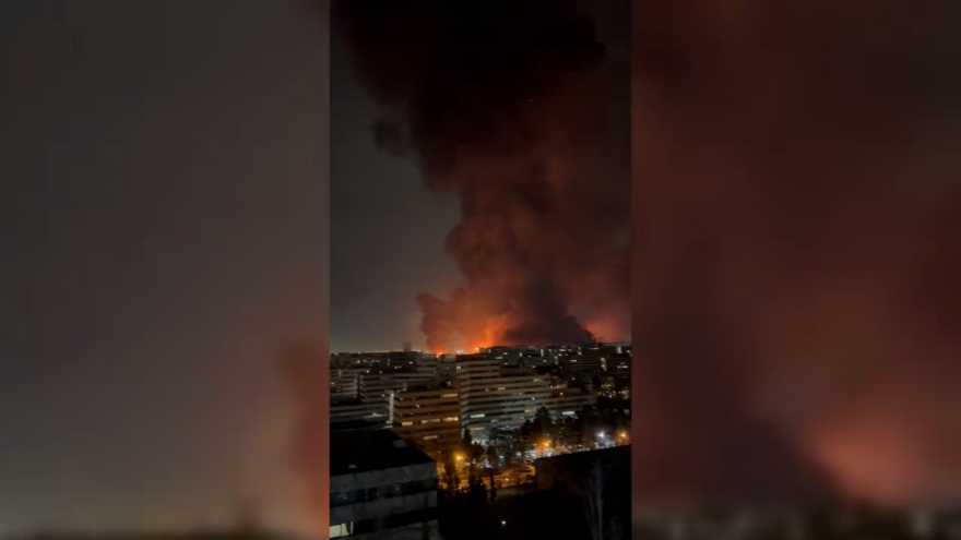 Video các vụ nổ lớn tại Tehran rạng sáng 7/3