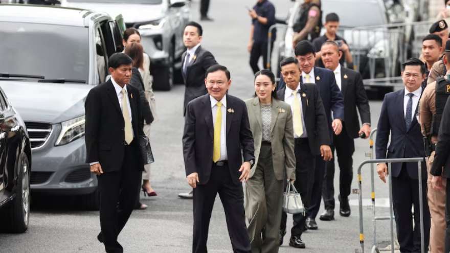 Cựu Thủ tướng Thái Lan Thaksin sẽ được ra tù trước thời hạn