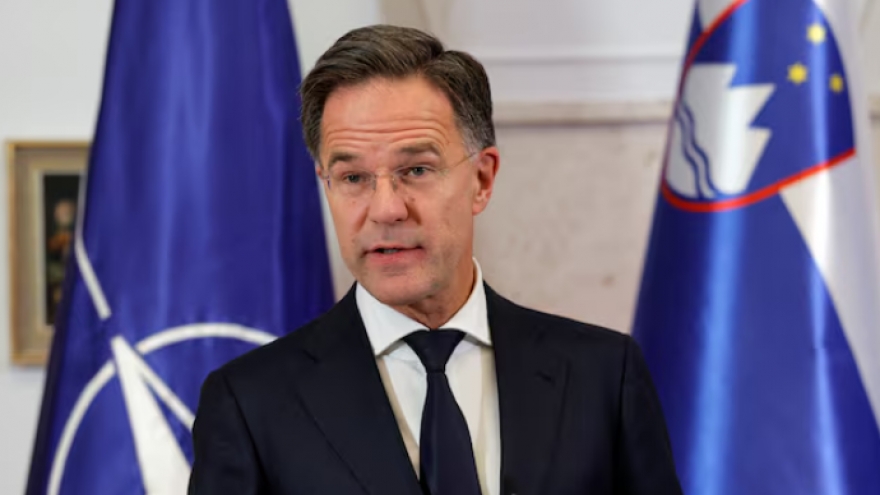 NATO khẳng định tiếp tục cung cấp các trang bị quân sự thiết yếu cho Ukraine