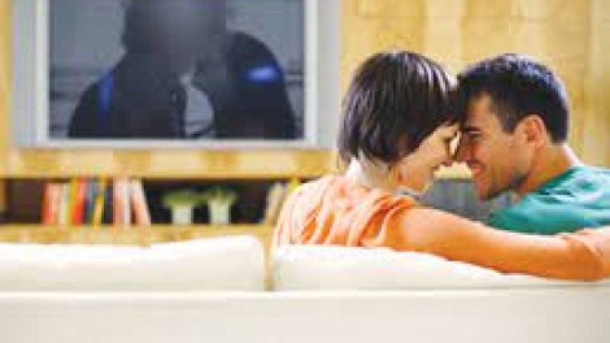 Hiểu sai, bắt chước các cảnh trong phim 18+ dễ bị tai nạn phòng the