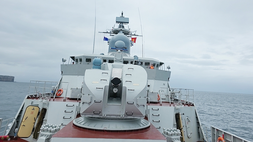 Tàu 016-Quang Trung của Việt Nam đến Vịnh Jervis, sẵn sàng duyệt binh tại Sydney