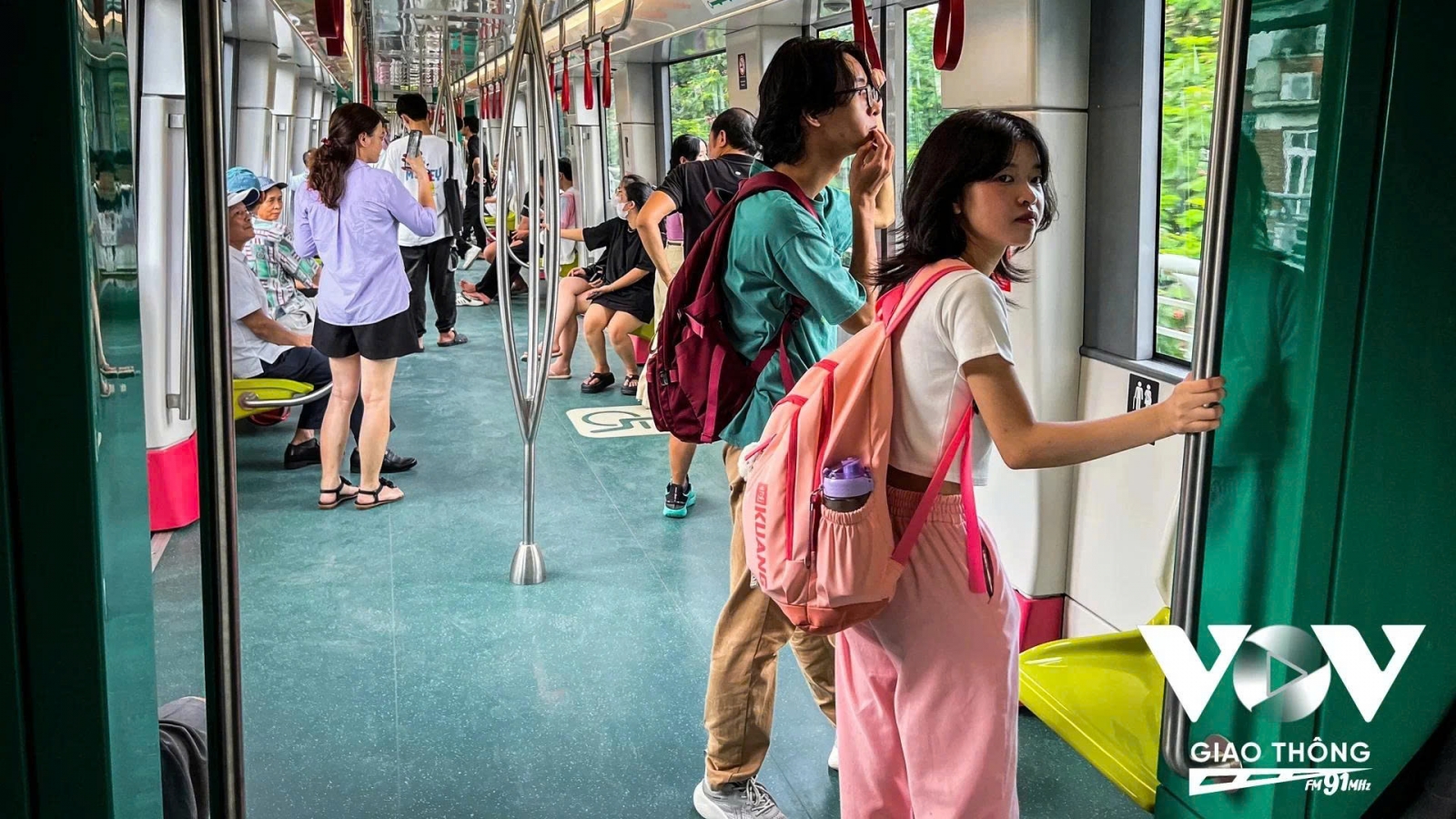 Tàu điện, lựa chọn mới của cư dân đô thị