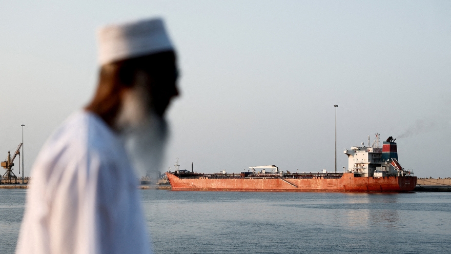 Iran cảnh báo sẽ “đóng hoàn toàn” eo biển Hormuz nếu Mỹ tấn công nhà máy điện