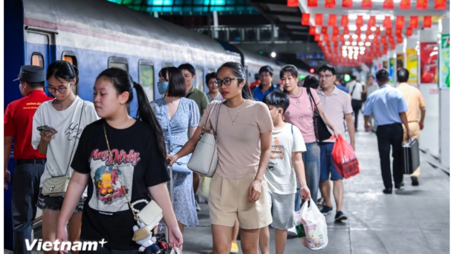 Từ 26/3, giá vé hành khách đi tàu hỏa tăng thêm 3%