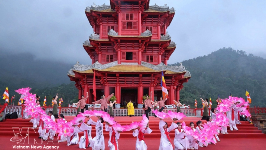 Tay Yen Tu Spring Festival promotes heritage, peace