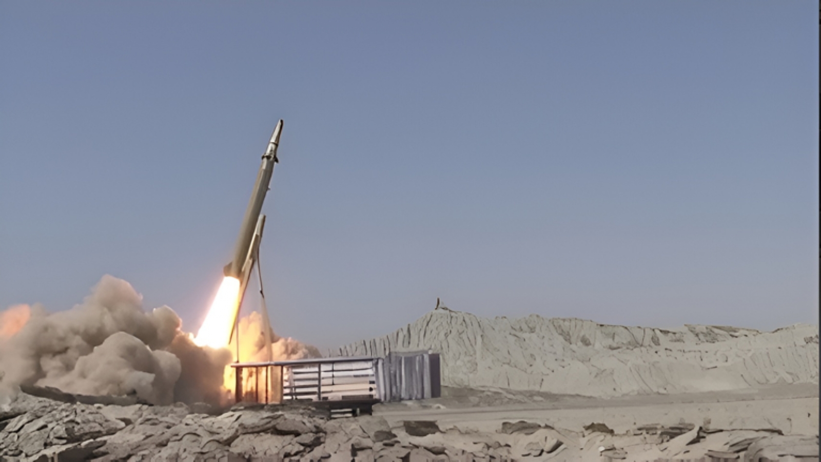 Toàn cảnh quốc tế sáng 8/4: Iran miễn nhiễm các đòn đánh nhờ ma trận tên lửa ngầm