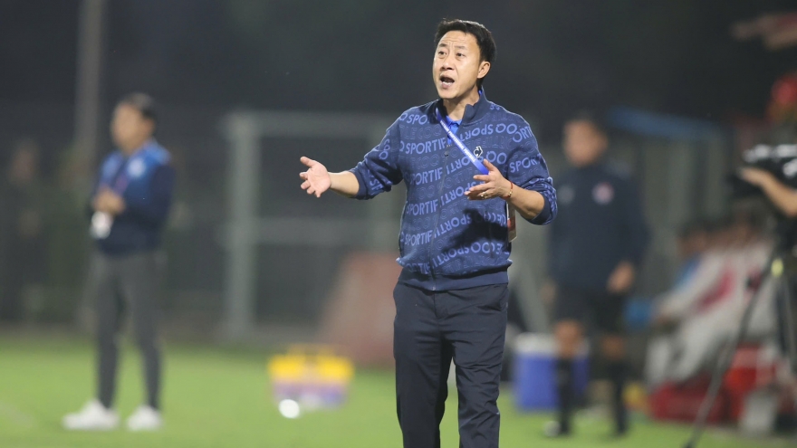 Thêm một HLV ở V-League mất việc