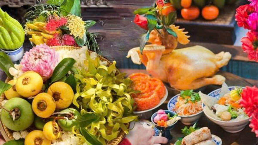 Tết Thanh Minh: Chuẩn bị lễ cúng ngoài mộ thế nào cho đầy đủ, trang nghiêm?