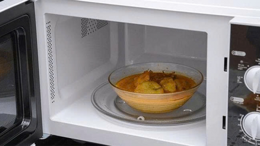 Hâm lại thức ăn thừa: Làm sao để an toàn mà vẫn ngon như mới?