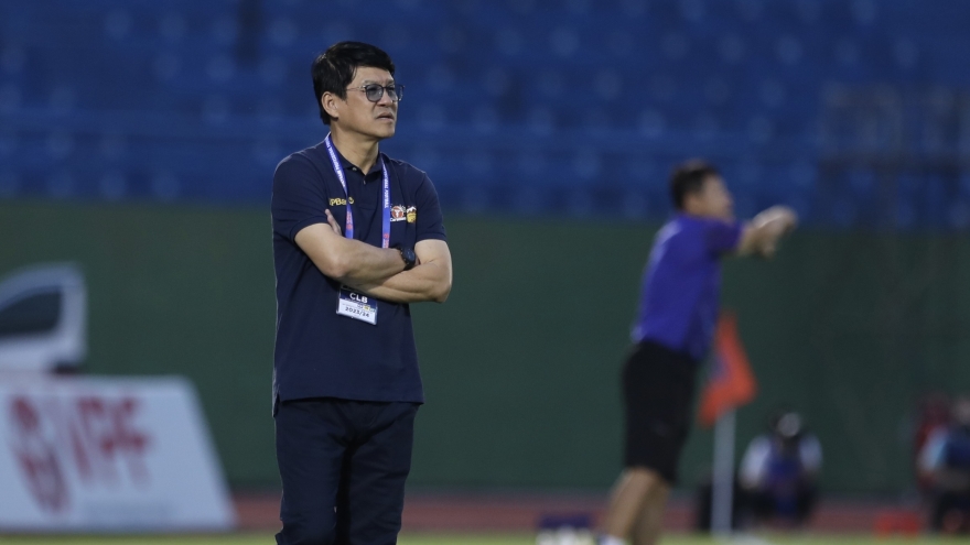 HLV Vũ Tiến Thành: "Tôi dẫn dắt Ninh Bình theo quyết định của bầu Đức"