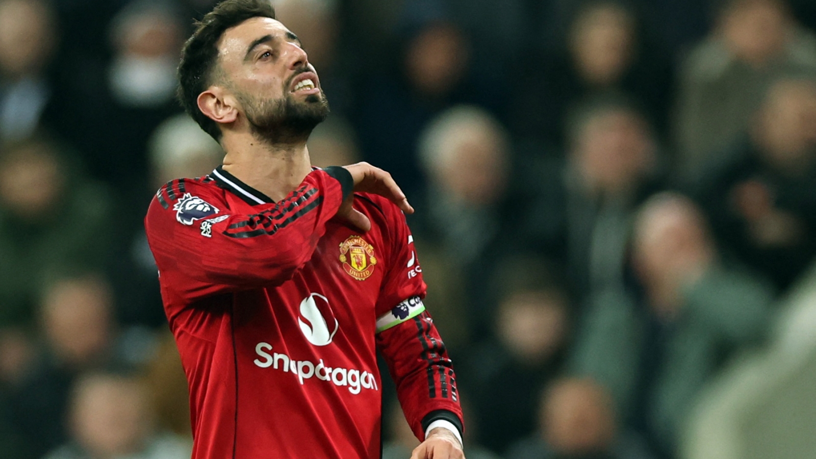Bruno Fernandes tiến sát kỷ lục của David Beckham