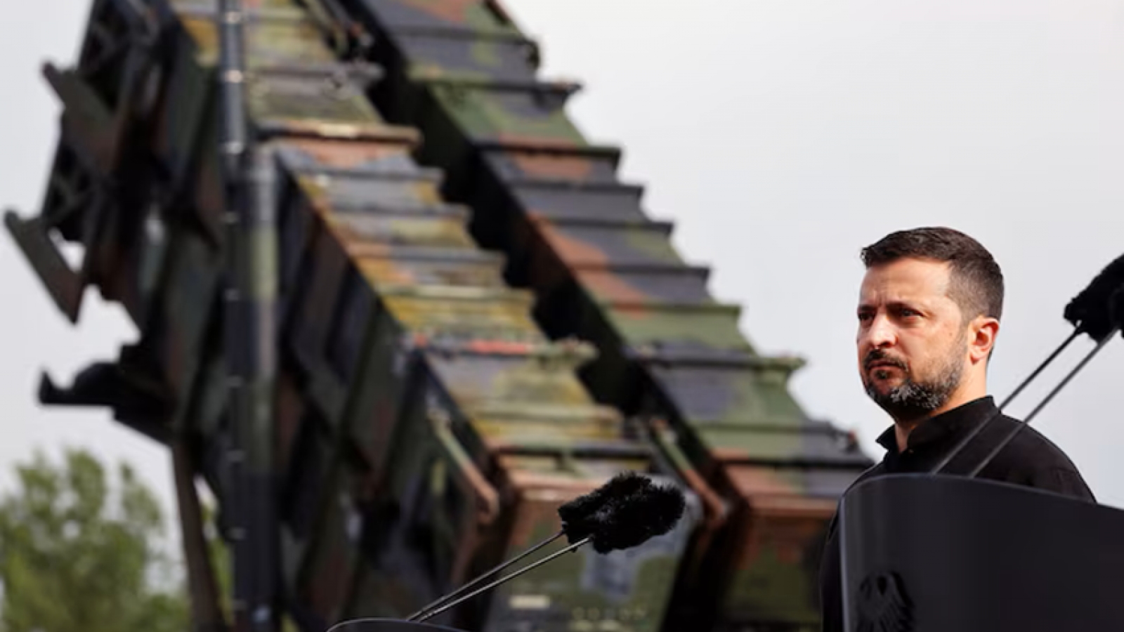 Ông Zelensky đề nghị Mỹ cấp phép sản xuất tên lửa Patriot cho Ukraine