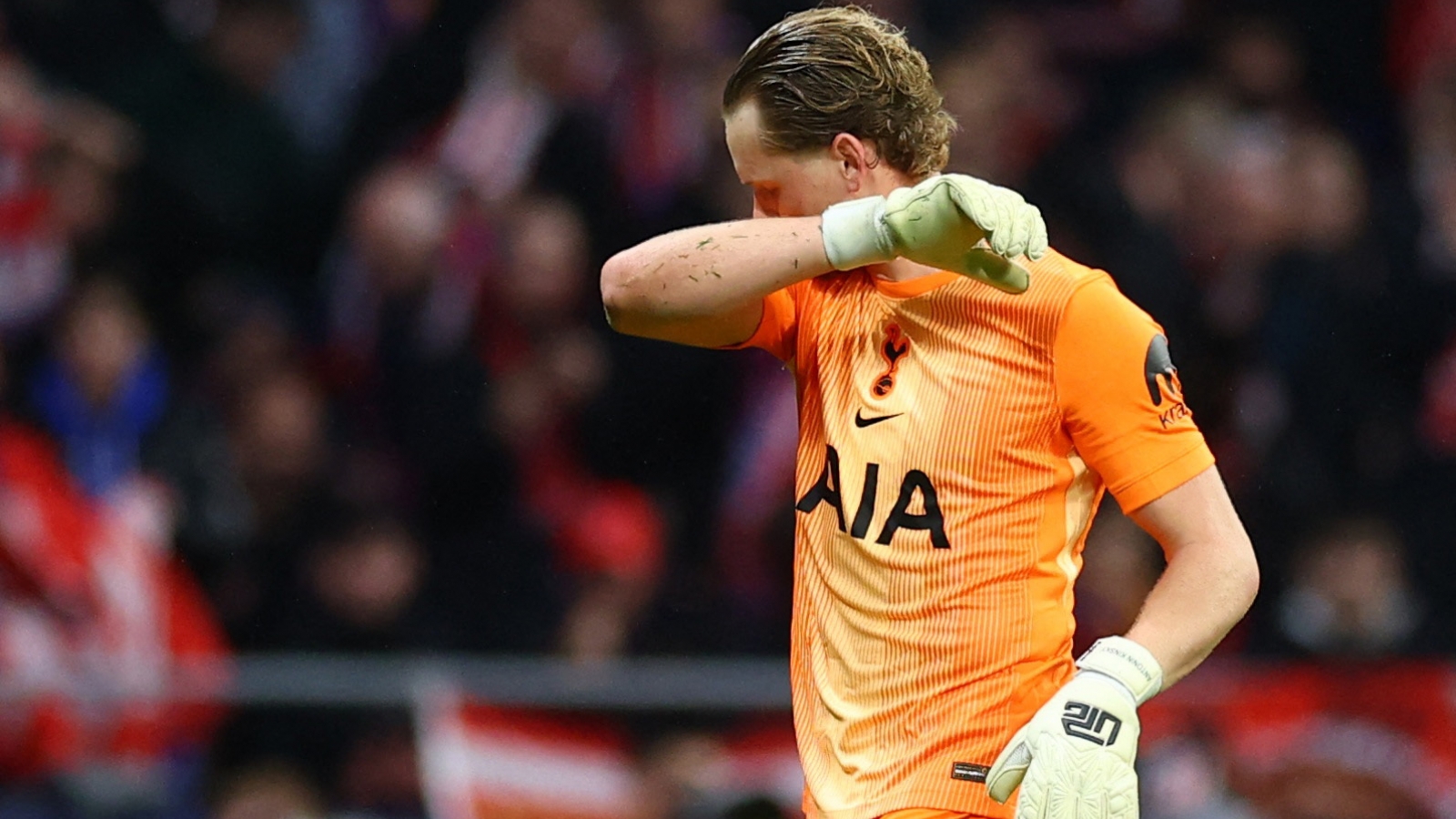 Thủ môn Tottenham tạo nên sự kiện hy hữu ở Cúp C1 châu Âu
