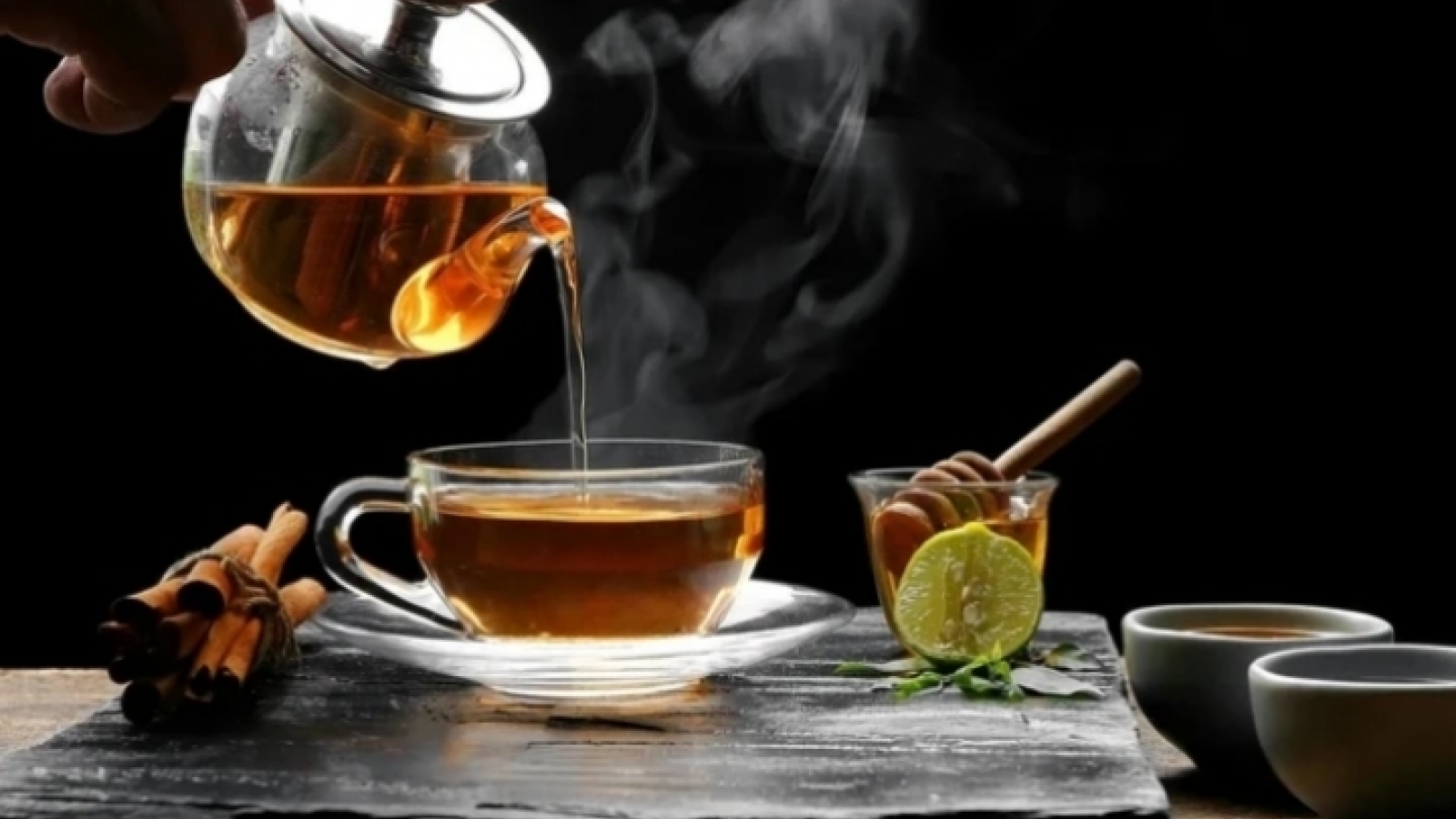Uống trà xanh sai cách có thể gây ra những bệnh khó chữa
