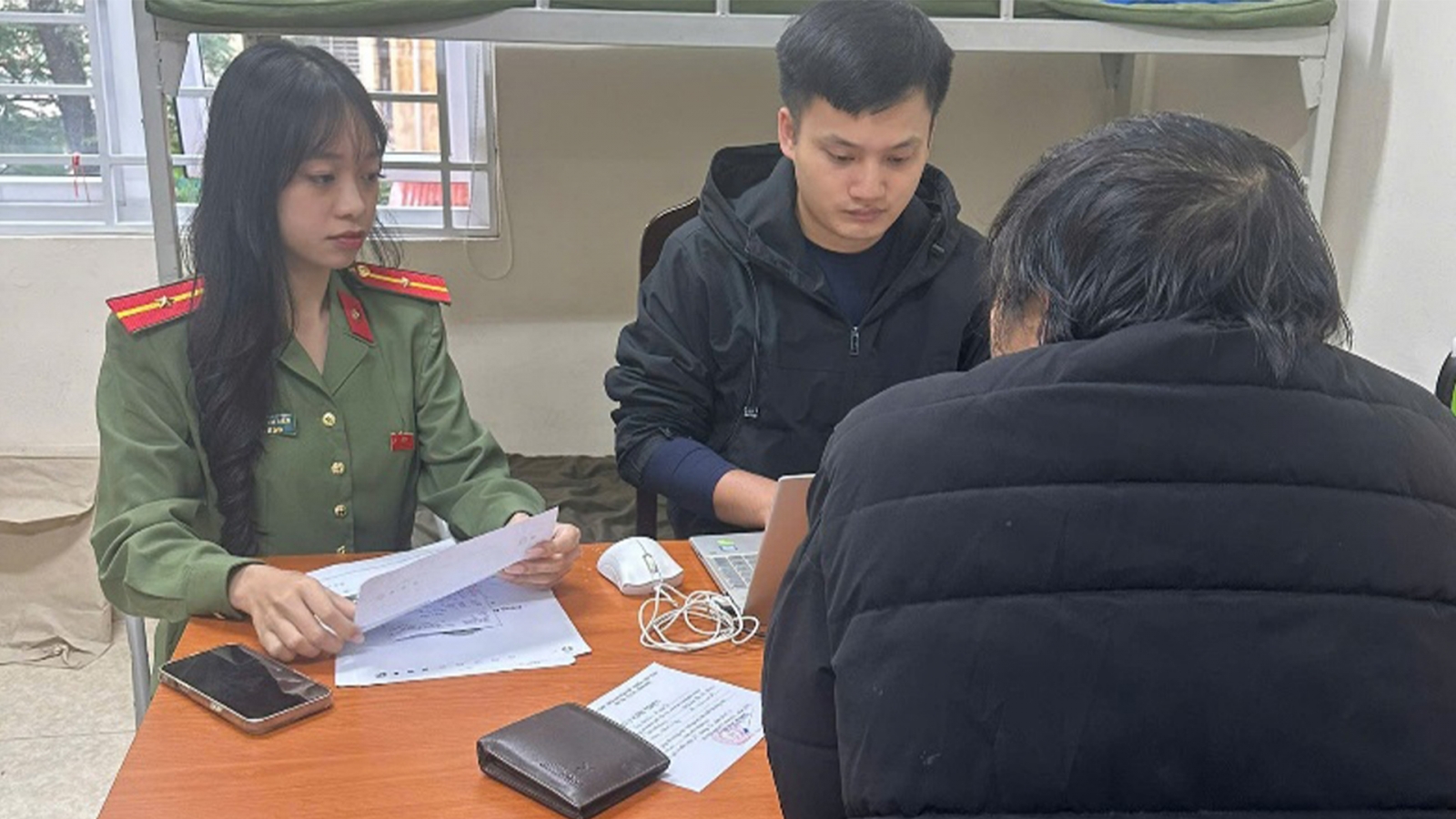 Tung tin lãnh đạo Hà Nội xin thôi chức để câu view, người đàn ông bị xử phạt