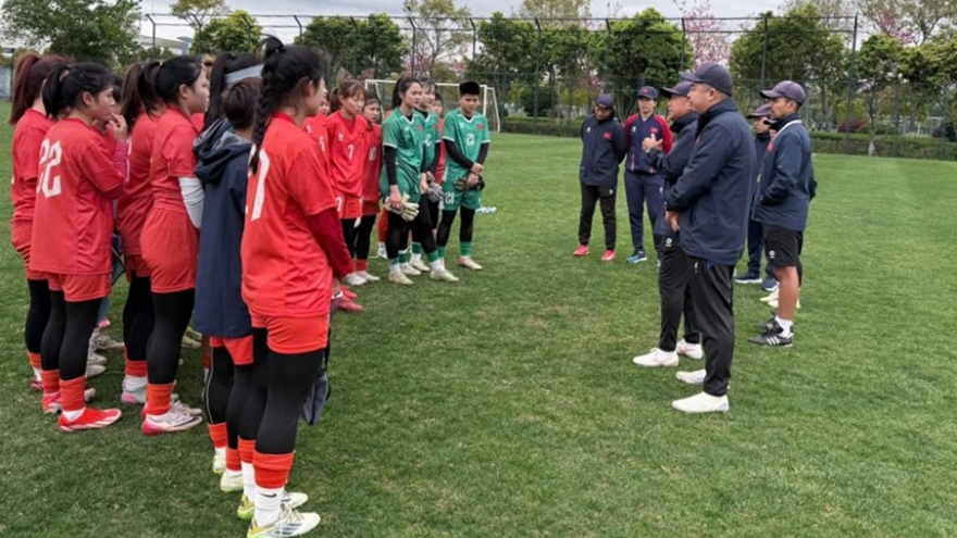 Bóng đá Việt Nam chuẩn bị cho màn đối đầu Thái Lan, Trung Quốc ở giải châu lục