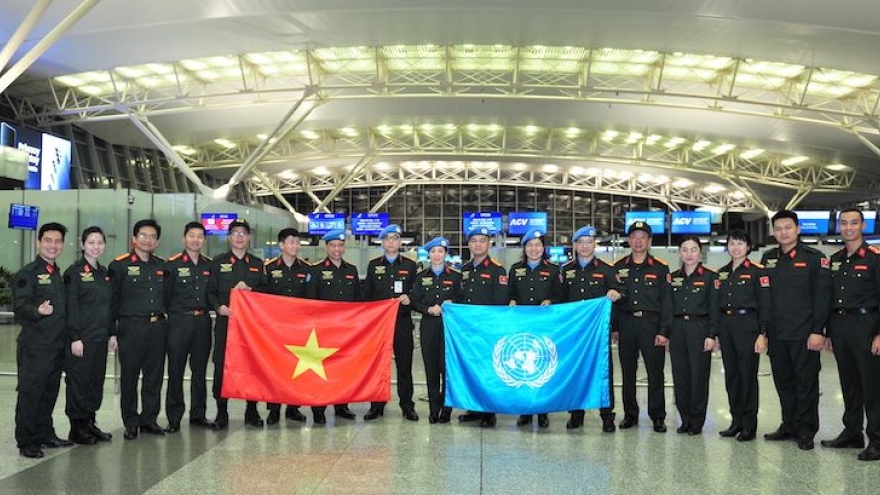 Six Vietnamese police officers deploy to UNMISS peacekeeping mission