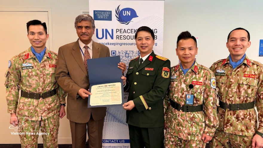 Vietnam’s first peacekeeping training course gains UN certification