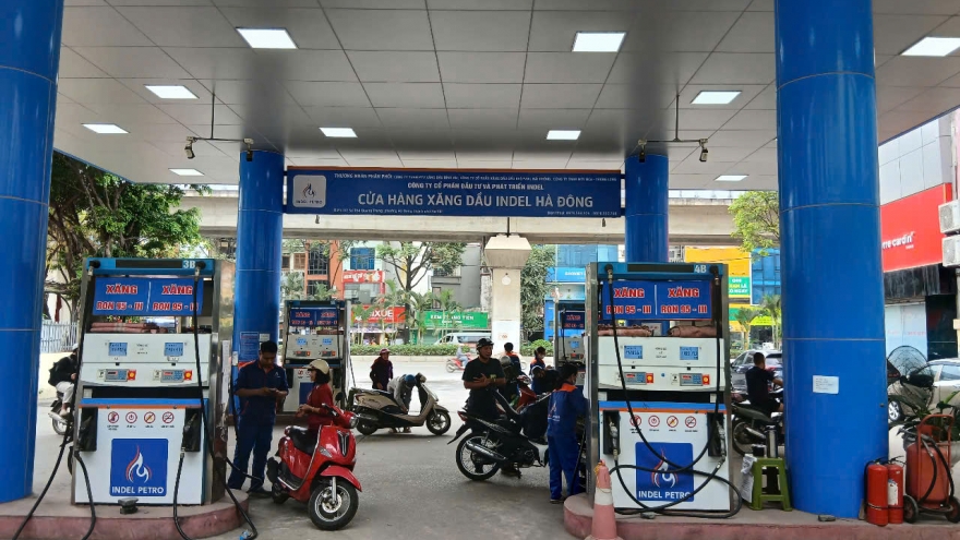 Giá xăng dầu tạm thời được kiểm soát, cần giải pháp đồng bộ hơn