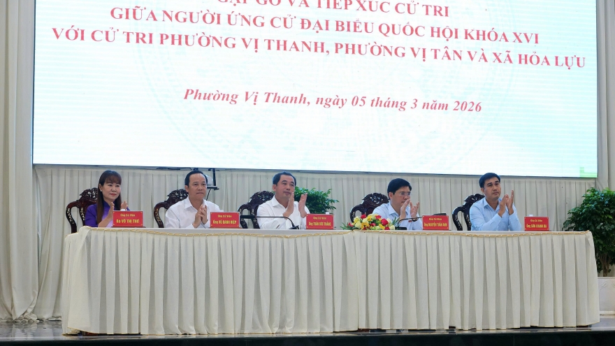 Các ứng cử viên đại biểu Quốc hội khóa XVI tiếp xúc cử tri thành phố Cần Thơ