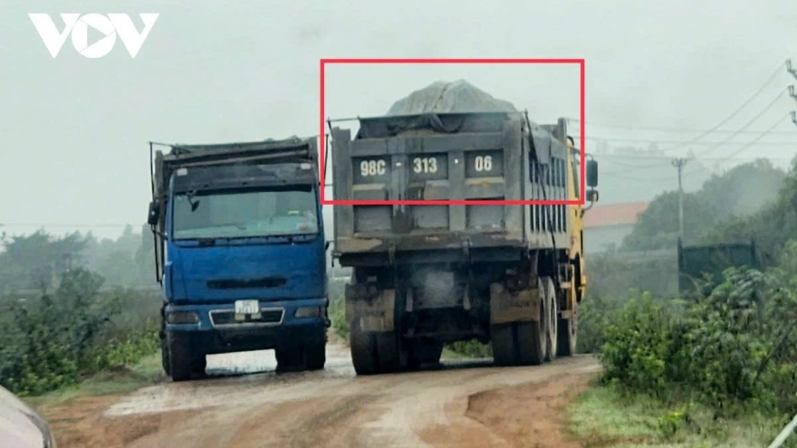 Bắc Ninh siết chặt xử lý xe quá tải lưu thông trên các tuyến đê