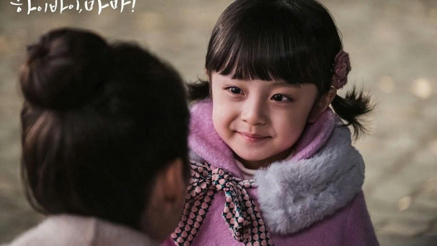 Sao nhí đóng con gái Kim Tae Hee gây sốt với màn lột xác sau 6 năm