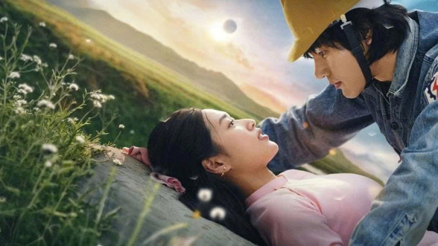 Phim có Hoa hậu Thiên Ân đứng top 1 phòng vé, "Quỷ nhập tràng 2" tụt hạng